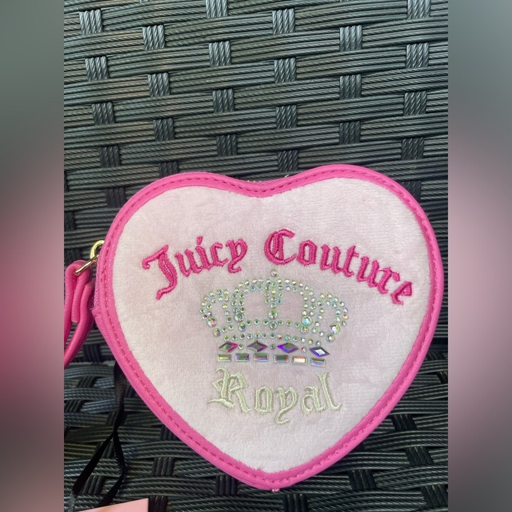 Juicy Couture Wallet,Juicy Couture Pink Heart Pouch,Women’s Wallet, Pink Wallet. - Picture 3 of 6